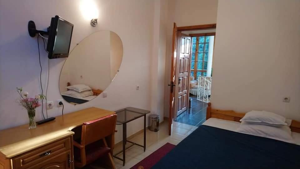 Park Amfora -free Parking 3* Vladaya
